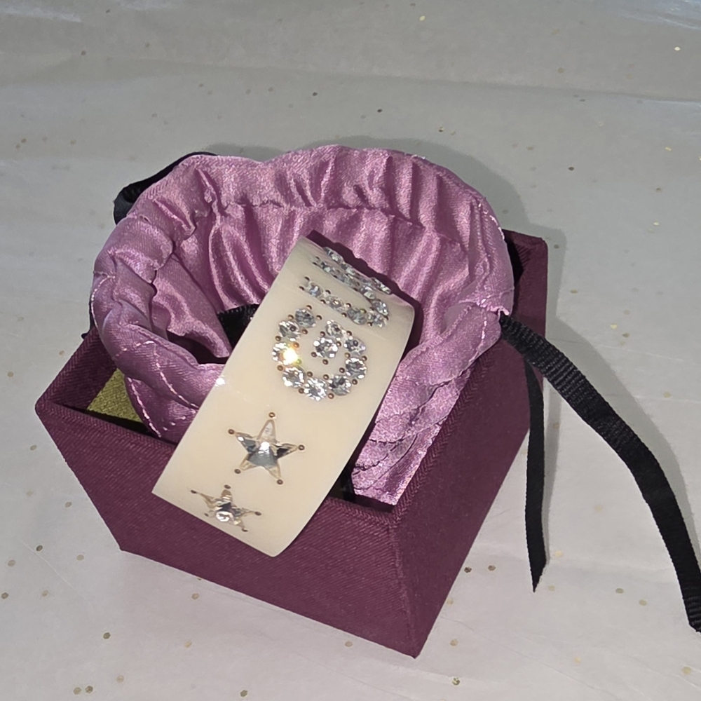 Authentic!! GUCCI "DEADSTOCK" IVORY Cuff Bracelet with Silver Rhinestones - Picture 15 of 16